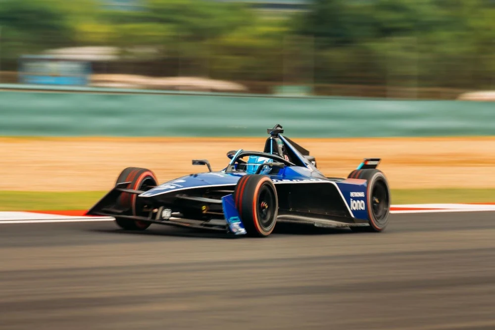 DALŠÍ BODY PRO MASERATI MSG RACING V ŠANGHAJI