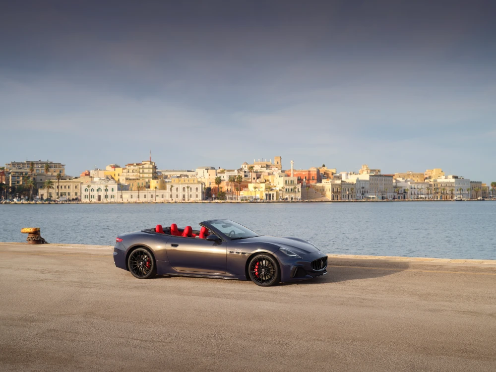 MASERATI PŘEDSTAVUJE 
