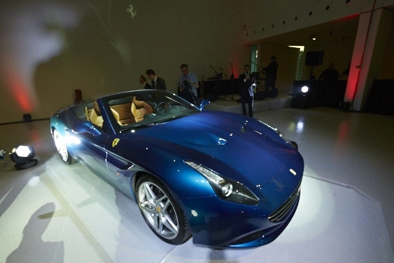 Ferrari California T představen v Praze