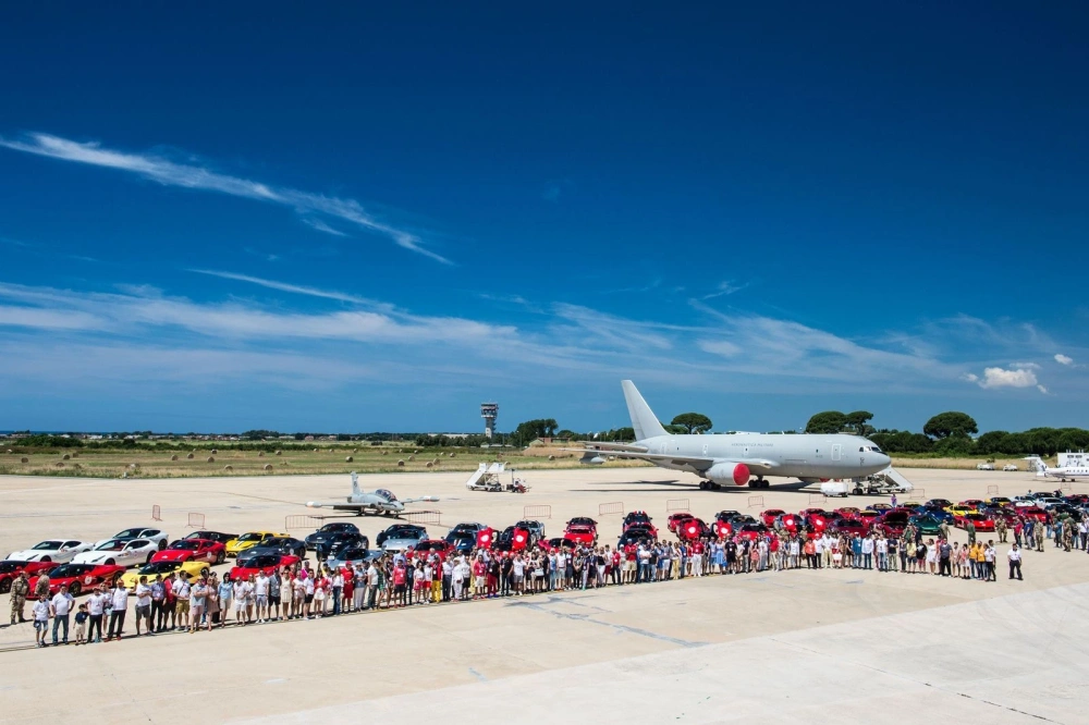 Spanilá jízda automobilového luxusu - Cavalcade 2015