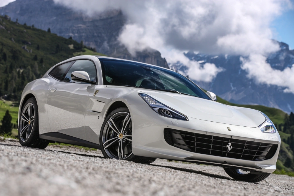 Ferrari GTC4Lusso – rodinný supersport z Maranella