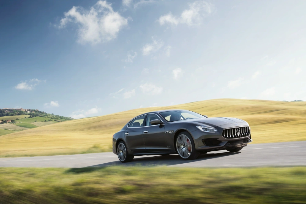 Maserati Quattroporte S Q4 s interiérem Ermenegildo Zegna