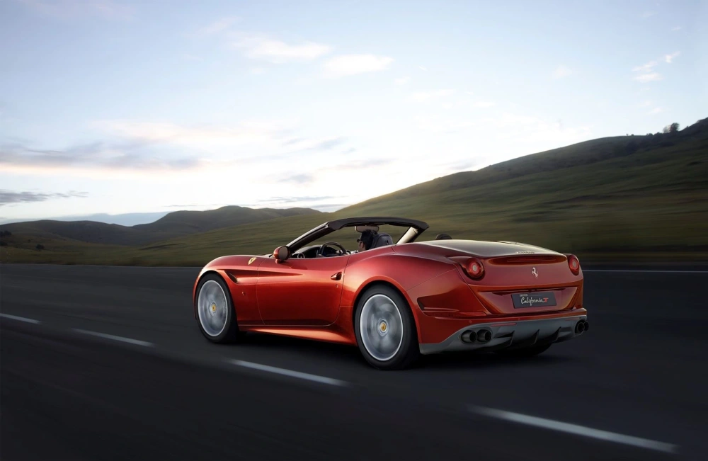 Ferrari představilo u modelu California T volitelnou konfiguraci „HS“ (Handling Speciale)