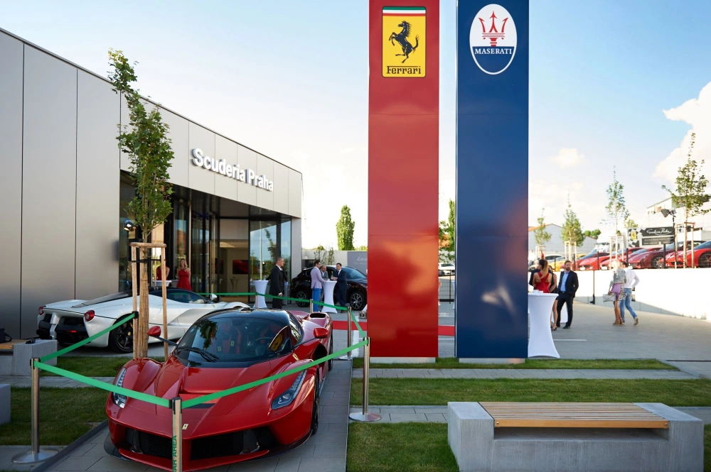Slavnostní otevření nového showroomu Scuderia Praha