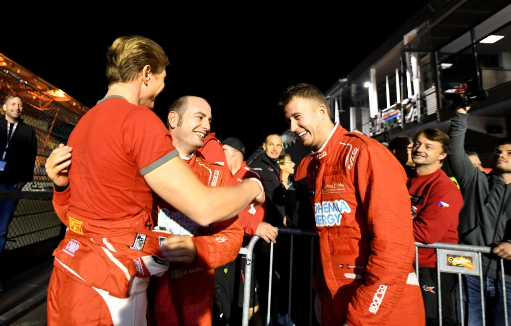 Team Scuderia Praha obhájila první místo ve 12h závodě na belgickém okruhu SPA