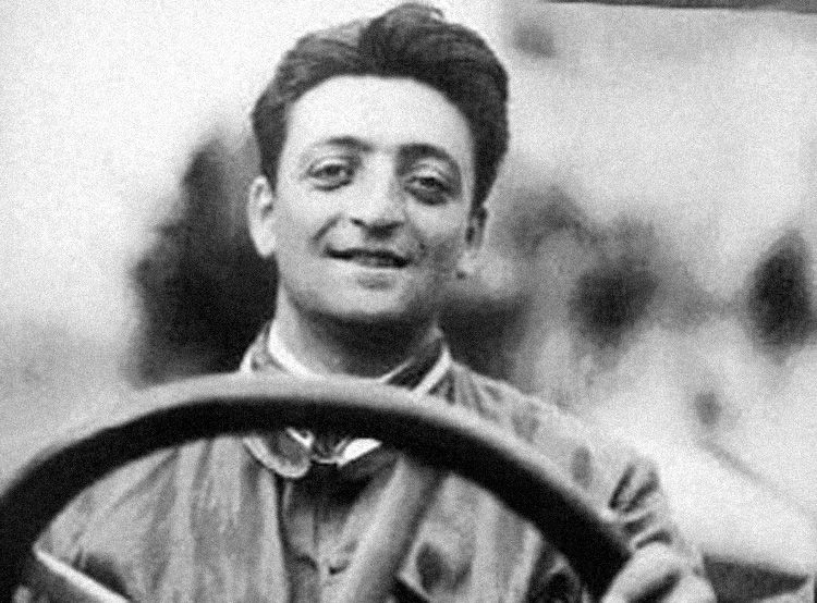 Víte jak vzniklo logo a název slavné značky Ferrari?