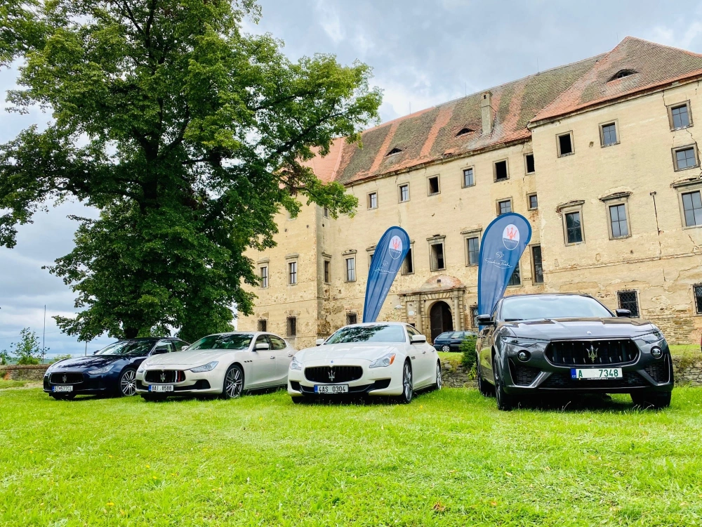 Maserati Owners Club na letošní první vyjížďce