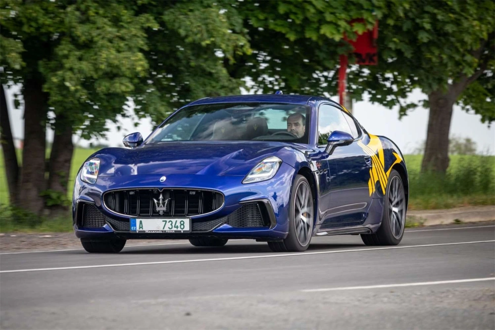 MASERATI GRANTURISMO V TESTU AUTOREVUE.CZ