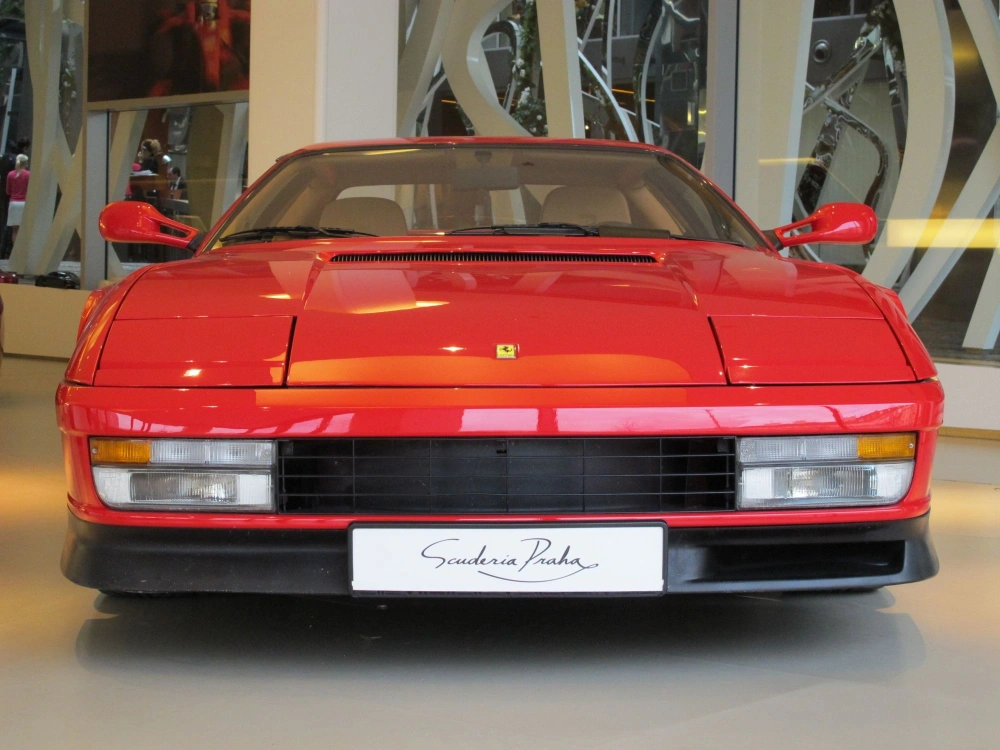 Ikonické Ferrari Testarossa ohromuje dodnes