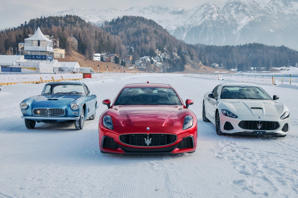 MASERATI, KRÁLOVNA ELEGANCE NA ZAMRZLÉM JEZEŘE SV. MORITZ