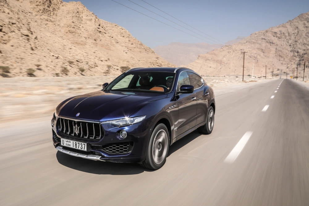 MASERATI LEVANTE - operativní leasing již od 24 999 Kč měsíčně