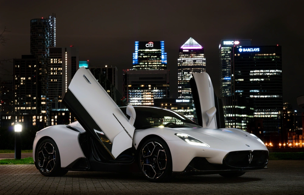 Britský časopis GQ vyhlásil vůz Maserati MC20 „Supersportovním vozem roku“