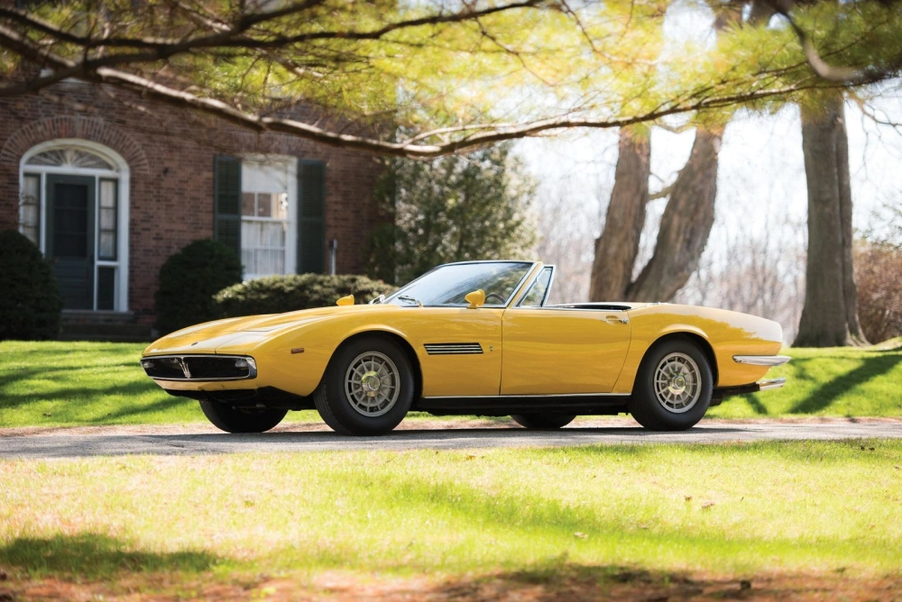 Jediný prototyp spyderu Maserati Ghibli je dražen v Monterey.