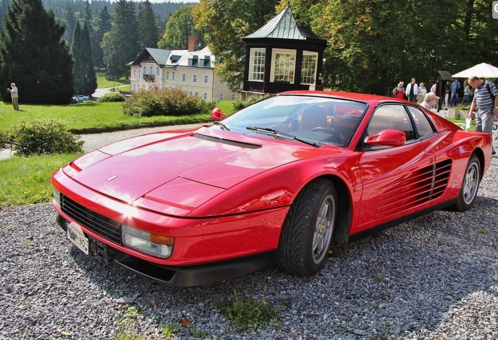 Ojetá ferrari přinášejí pohádkové zisky, akcie na burze je doženou těžko