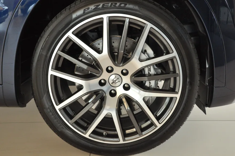 Maserati Levante foto 11