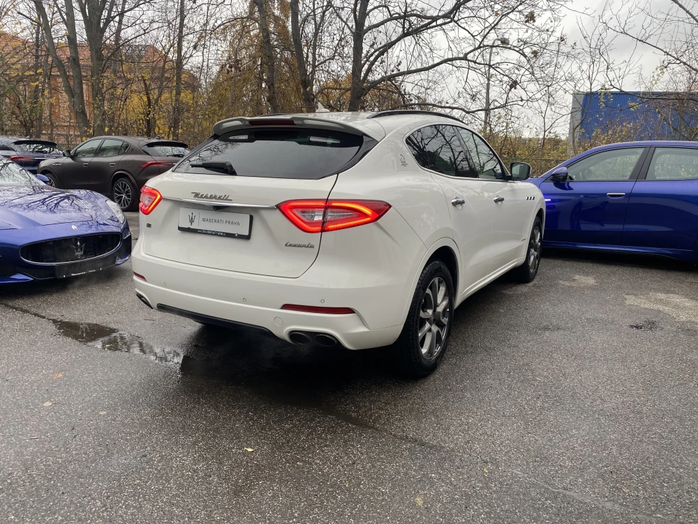 Maserati Levante foto 4