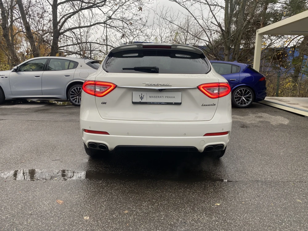 Maserati Levante foto 5