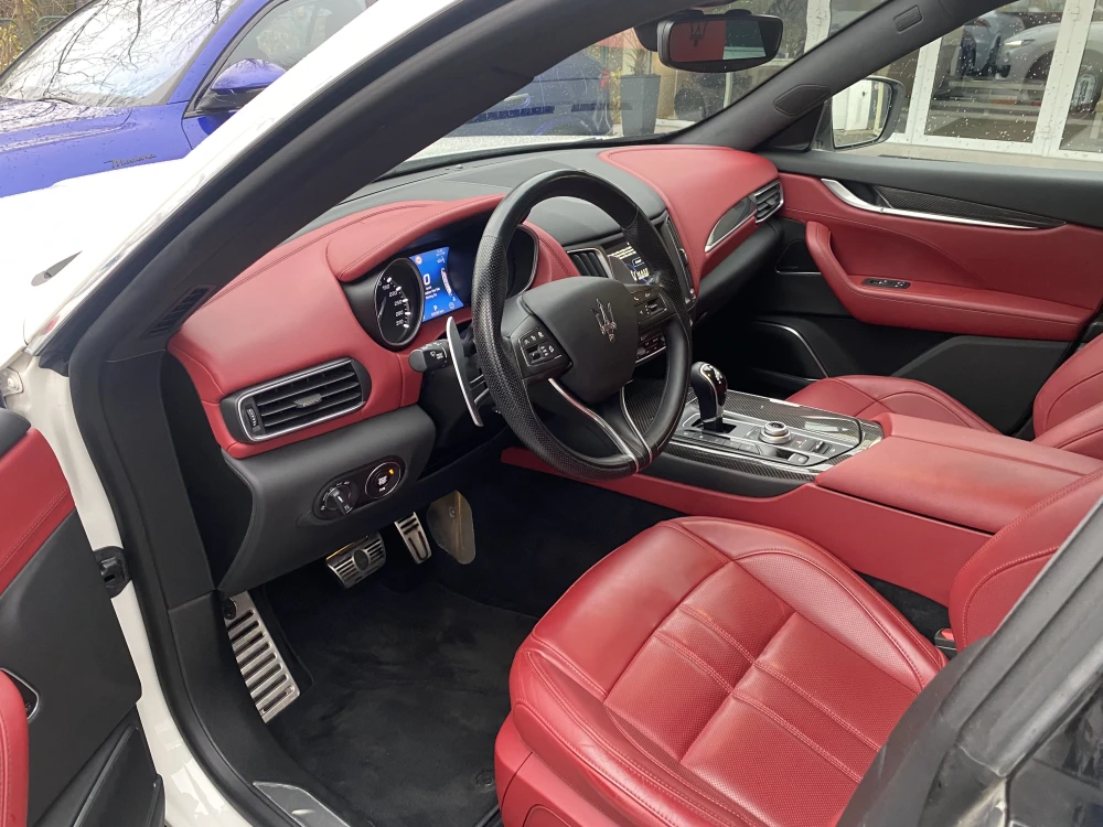 Maserati Levante foto 8