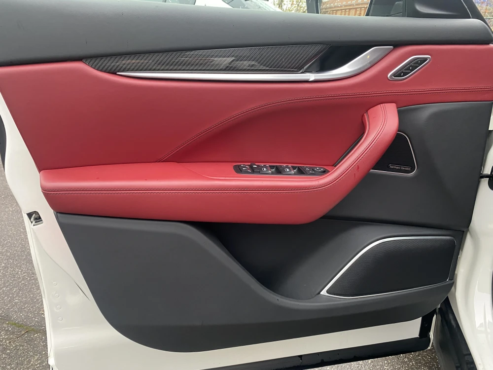 Maserati Levante foto 9