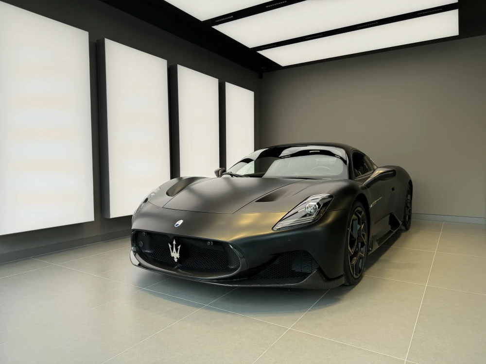 Maserati MC20 foto 1
