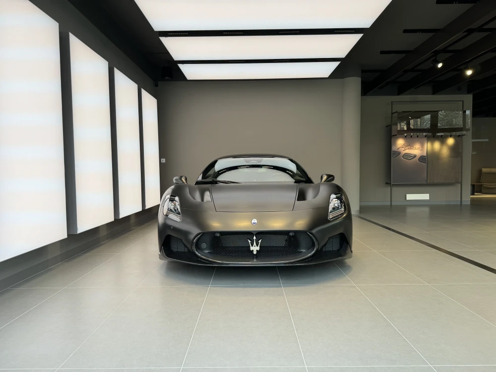 Maserati MC20 foto 2