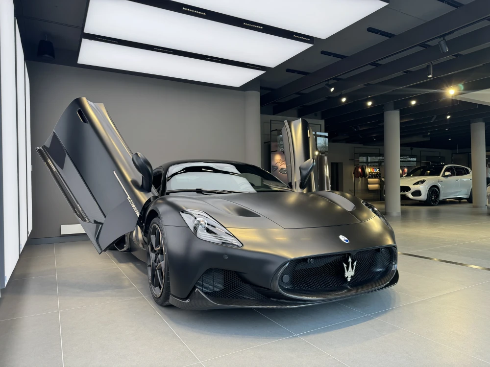Maserati MC20 foto 11