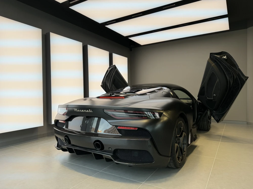 Maserati MC20 foto 12