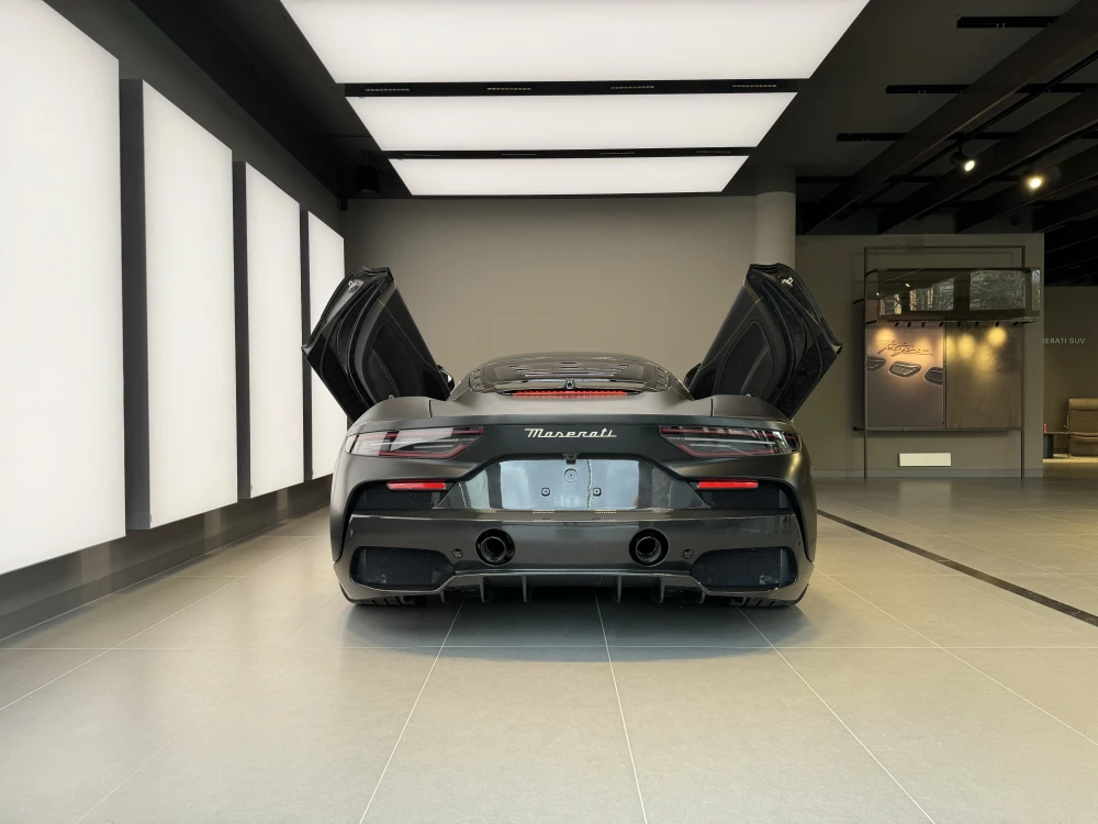 Maserati MC20 foto 13