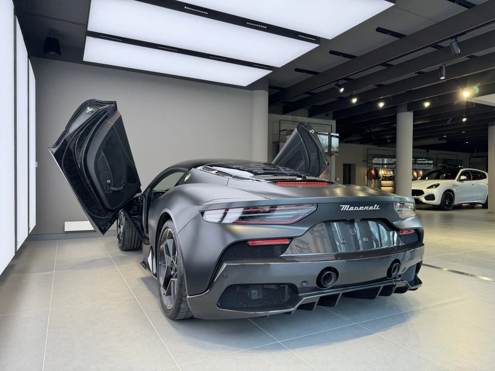 Maserati MC20 foto 14