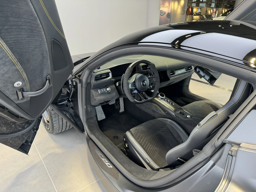 Maserati MC20 foto 16