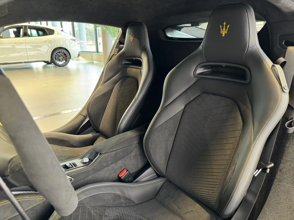 Maserati MC20 foto 17