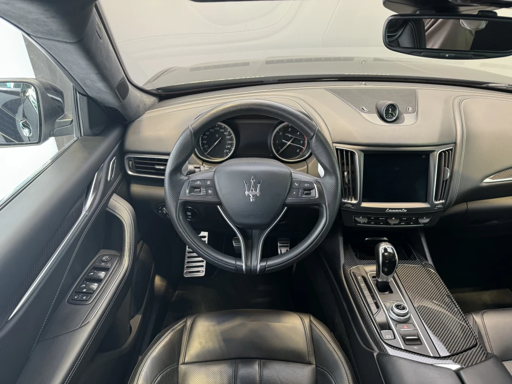 Maserati Levante foto 11