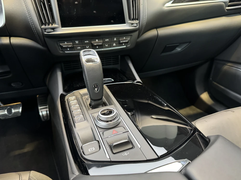 Maserati Levante foto 16