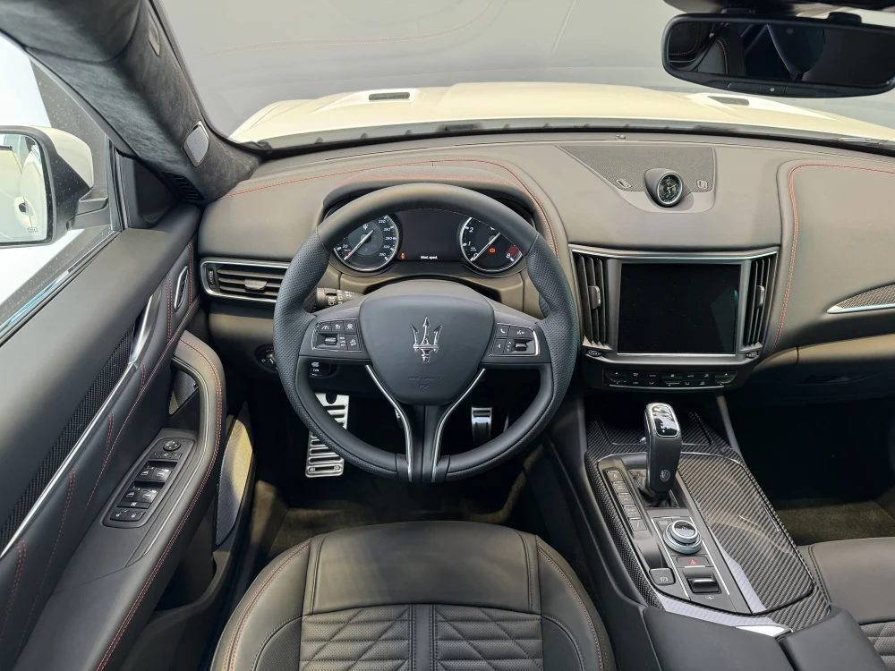 Maserati Levante foto 13