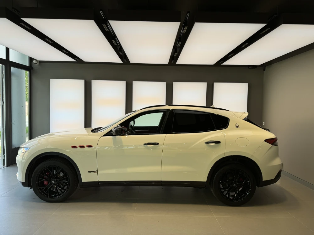 Maserati Levante foto 8