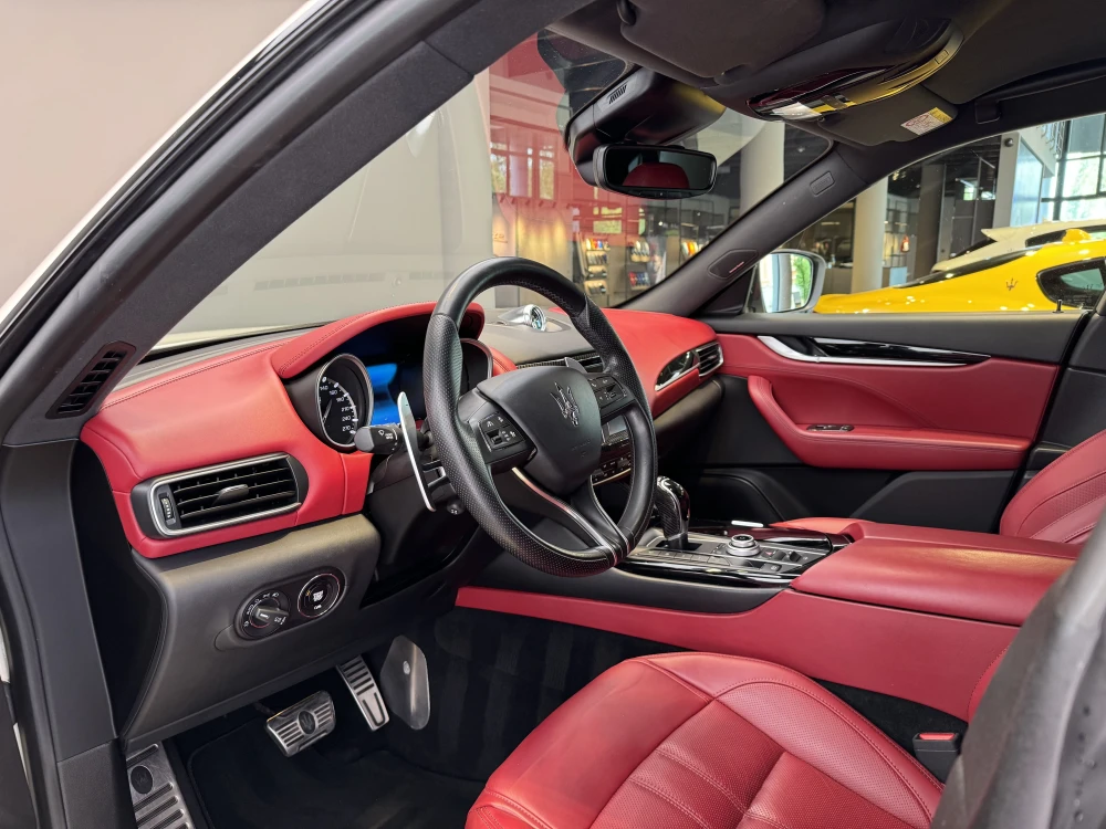 Maserati Levante foto 9