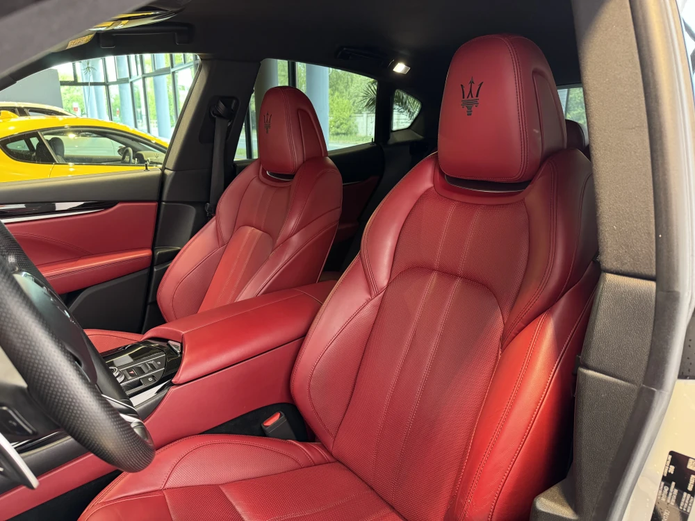 Maserati Levante foto 10