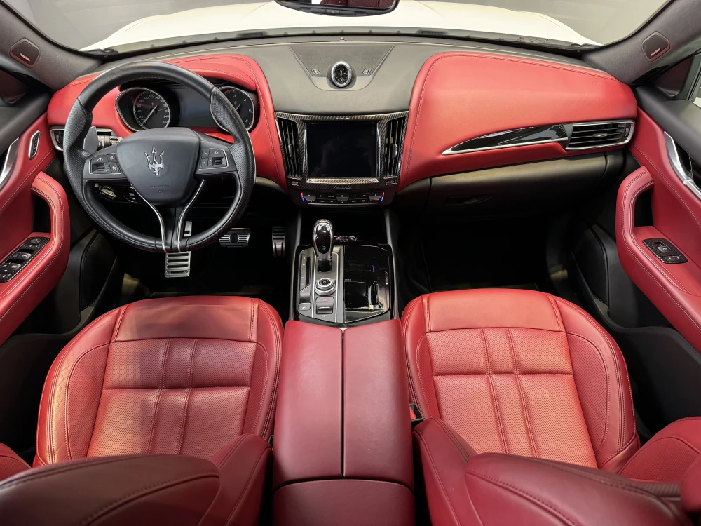 Maserati Levante foto 13