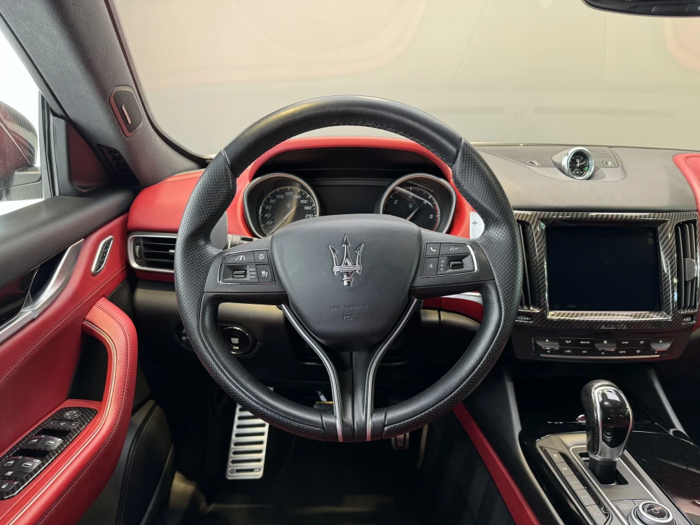 Maserati Levante foto 15