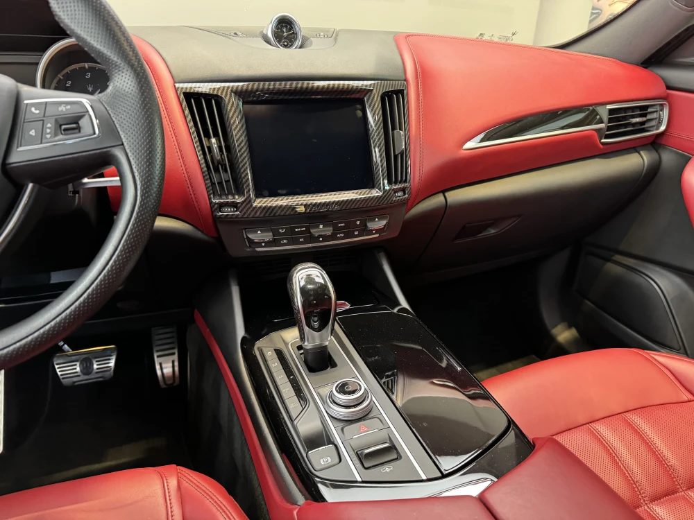 Maserati Levante foto 16