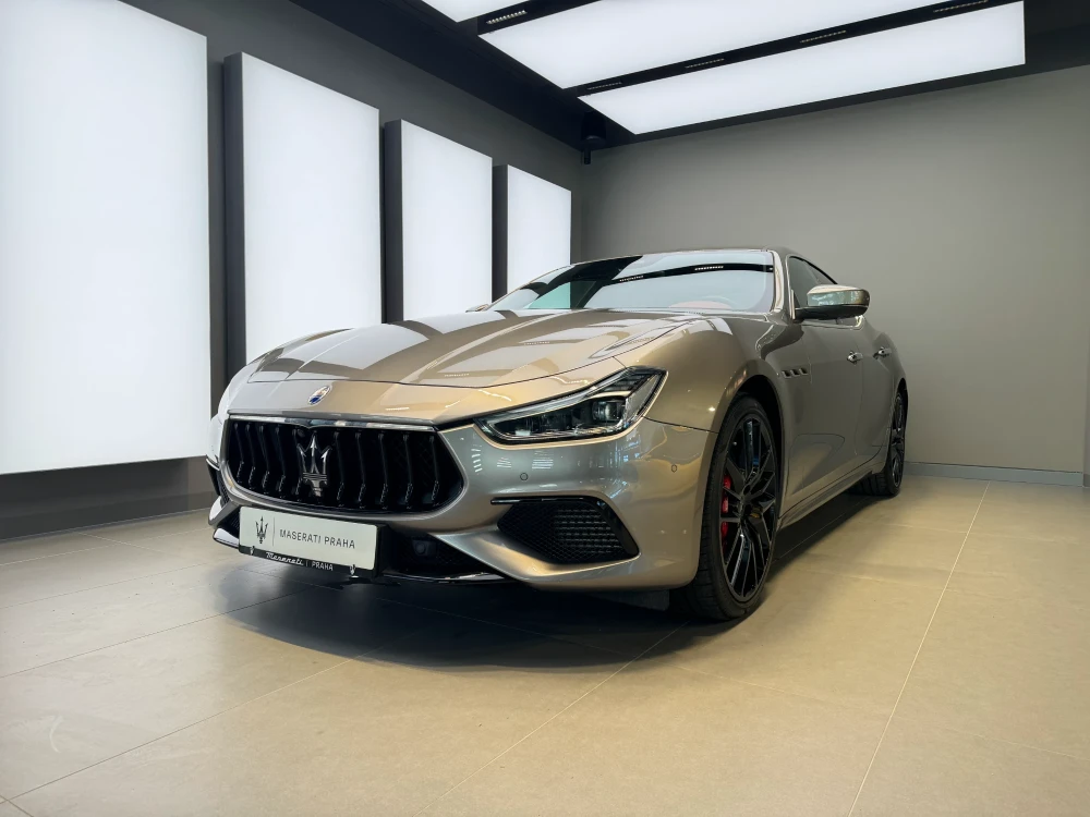 Maserati Ghibli foto 1