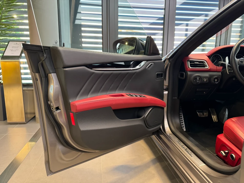 Maserati Ghibli foto 10