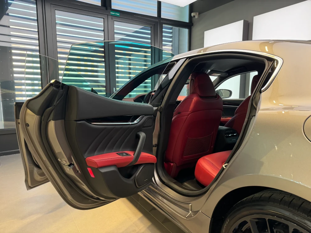 Maserati Ghibli foto 12
