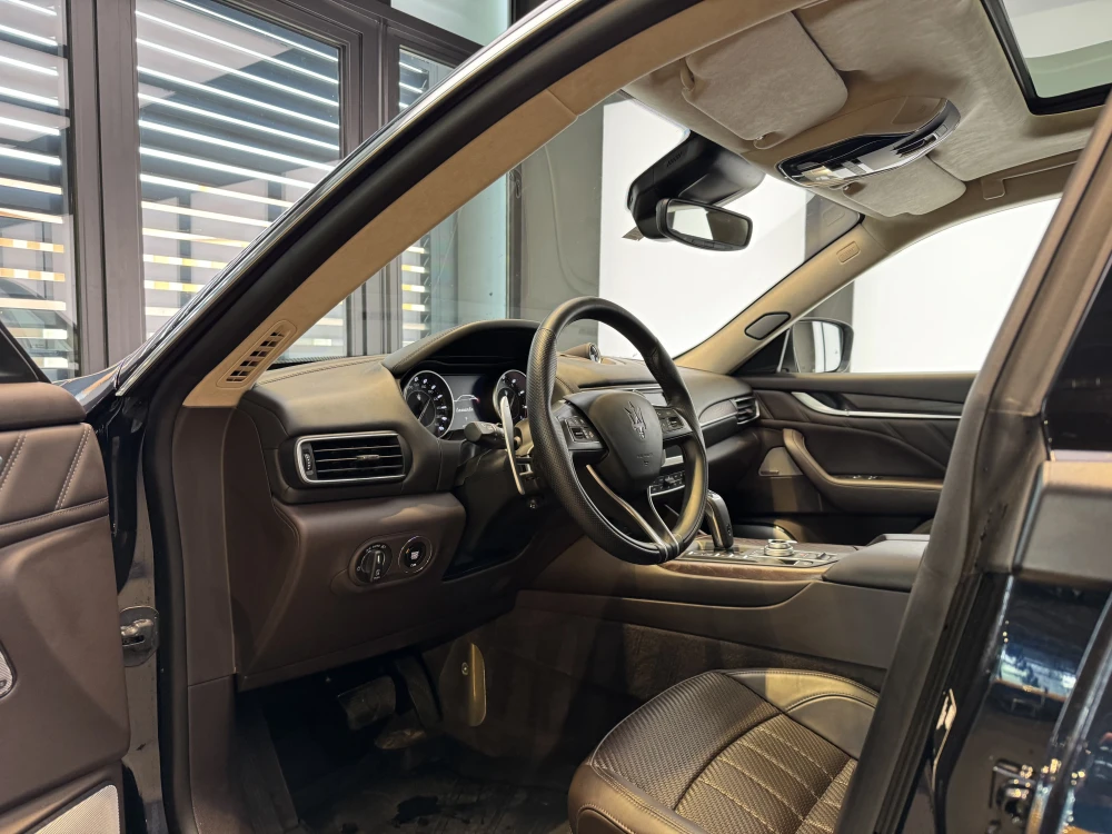 Maserati Levante foto 9