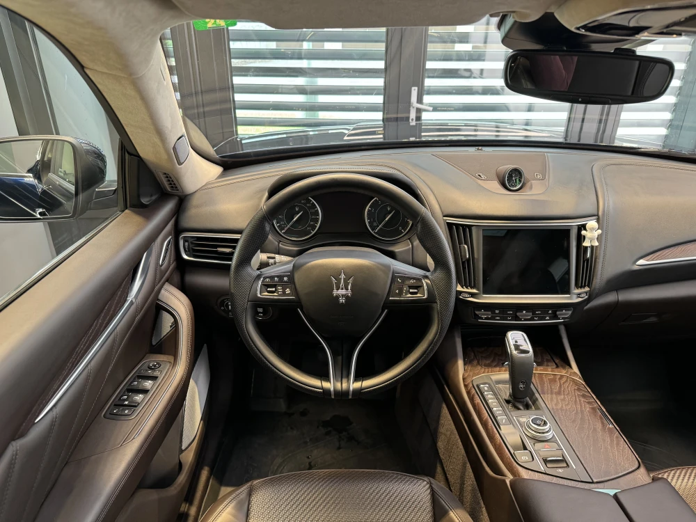 Maserati Levante foto 16