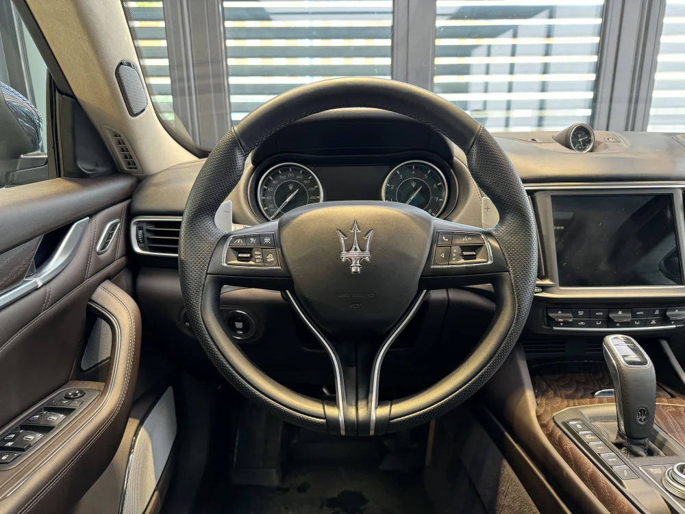 Maserati Levante foto 17