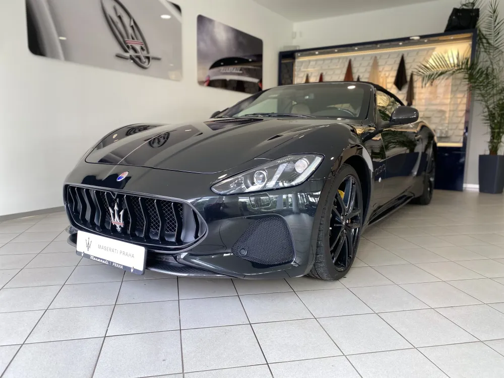Maserati GranCabrio foto 1