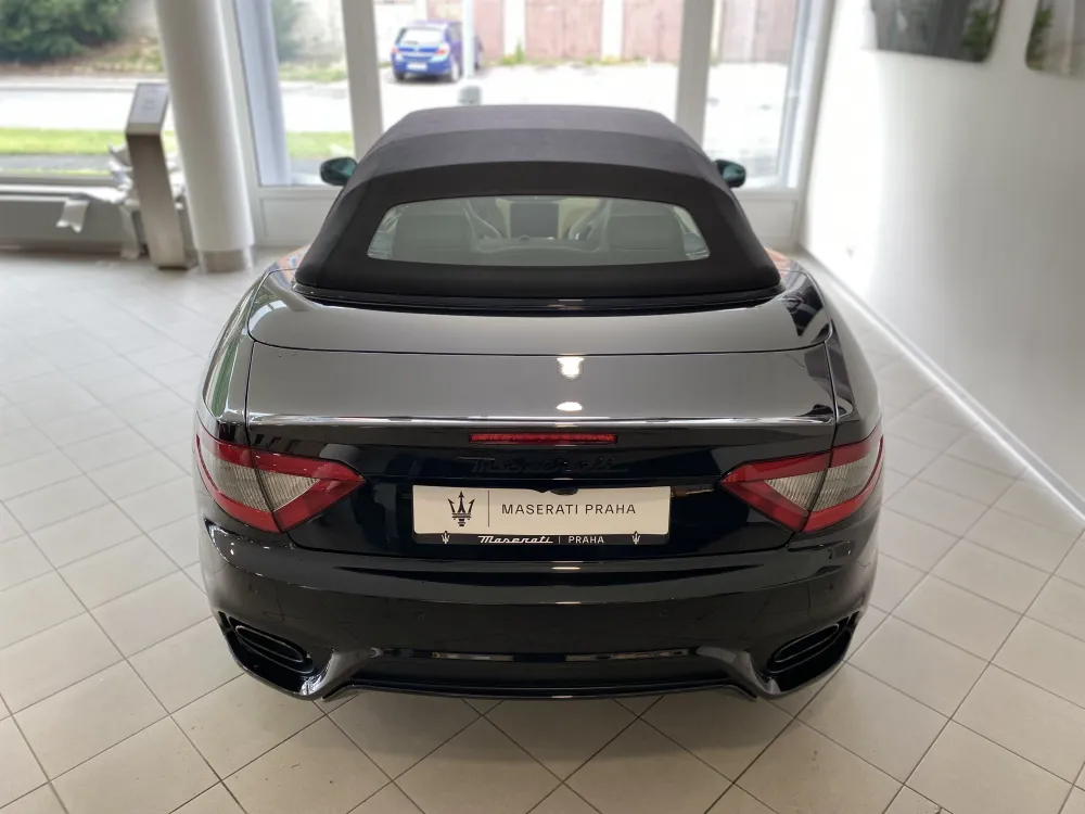 Maserati GranCabrio foto 8