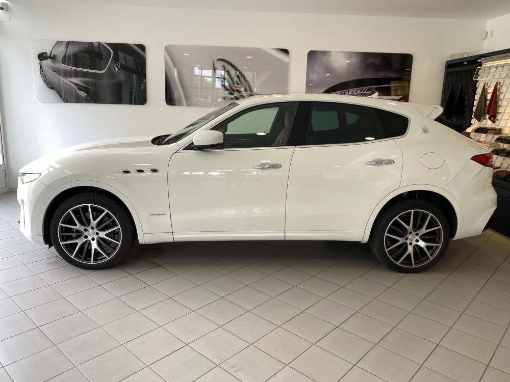 Maserati Levante foto 4