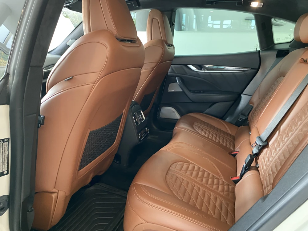 Maserati Levante foto 16